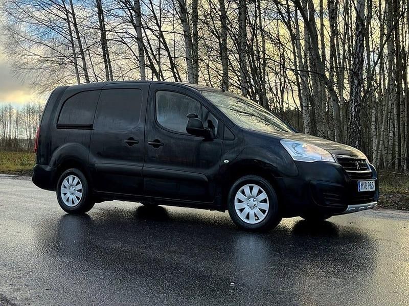 Svart Begagnad 2016 Peugeot Partner Van | 79 000 kr (Superpris) - Bild 1/4