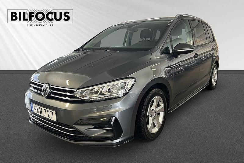 Begagnad VW Touran 150 HK (110 kW) 2017 Brun Minibuss