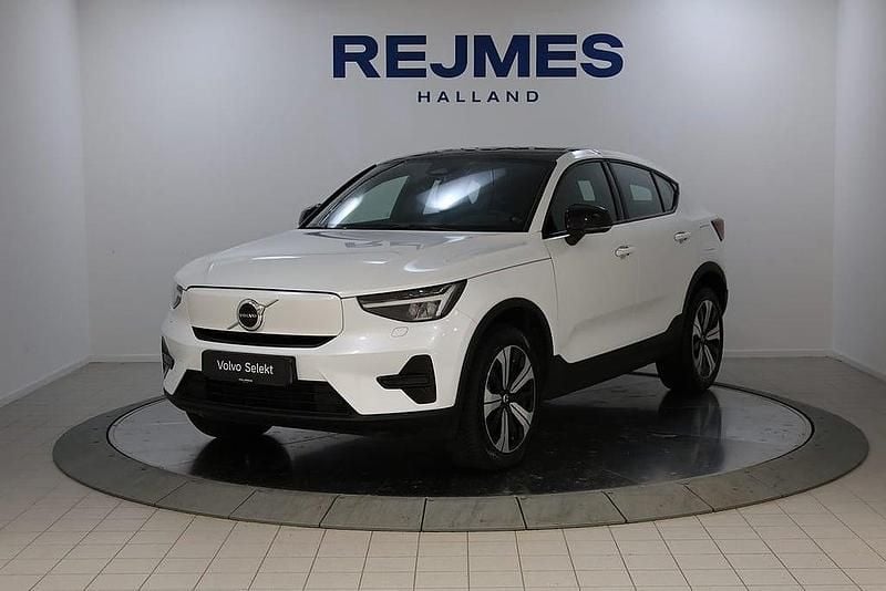 Vit Begagnad 2022 Volvo C40 Core SUV | 324 500 kr (Marknadspris) - Bild 1/4