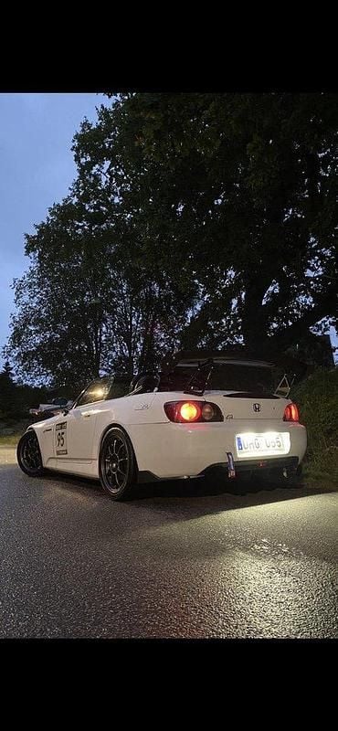 Vit Begagnad 2001 Honda S 2000 S Cab | 250 000 kr - Bild 1/4