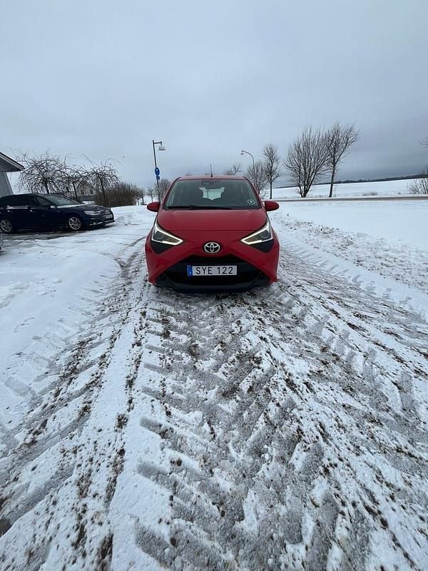 Begagnad Toyota Aygo 72 HK (52 kW) 2019 Halvkombi