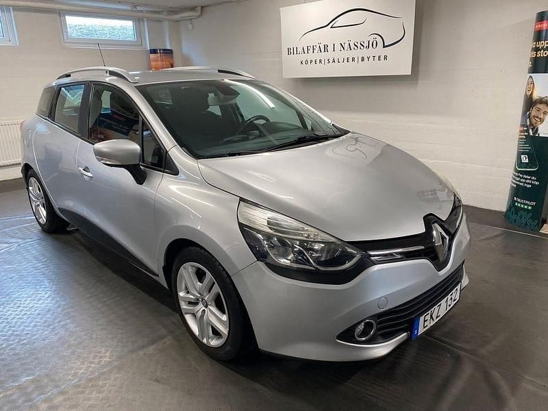 Silver Begagnad 2015 Renault Clio IV Kombi | 49 900 kr (Bra pris) - Bild 1/4