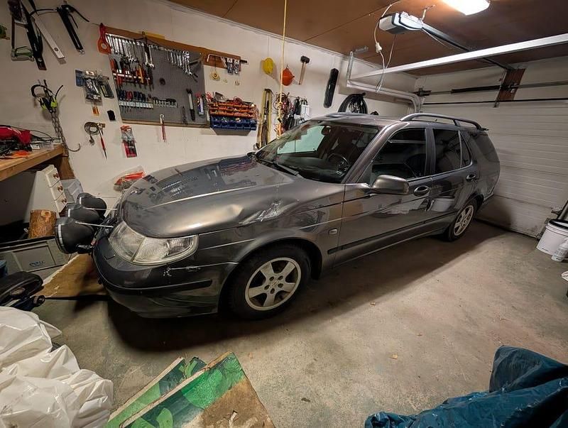 Begagnad 2005 Saab 9-5 Kombi | 15 000 kr (Superpris) - Bild 1/4