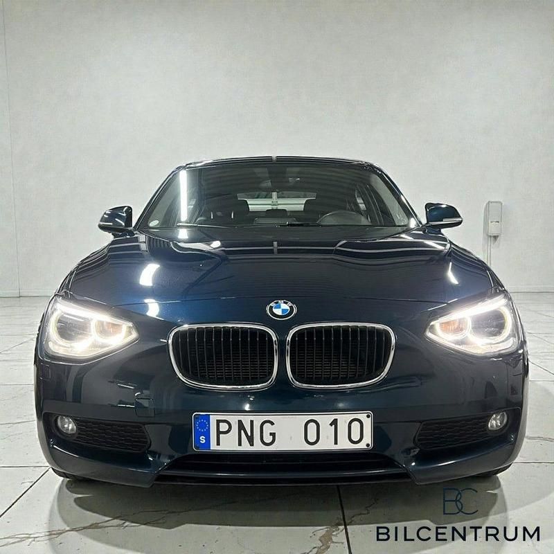 Begagnad BMW 118 143 HK (105 kW) 2014 Blå Halvkombi