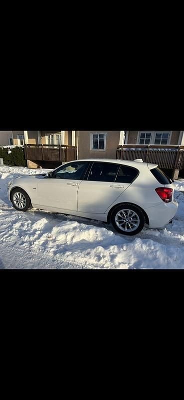 Begagnad BMW 118 143 HK (105 kW) 2012 Halvkombi