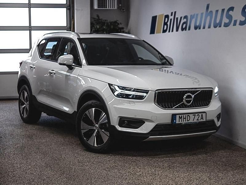 Vit Begagnad 2020 Volvo XC40 SUV | 429 000 kr - Bild 1/3