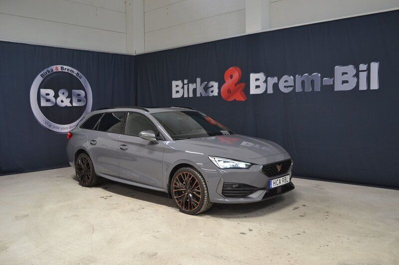 Mörkgrå Begagnad 2020 Cupra Leon Kombi | 299 000 kr (Marknadspris) - Bild 1/3