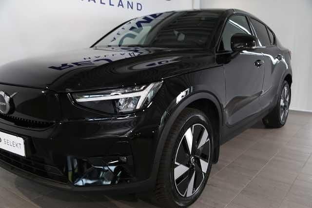 Begagnad Volvo EC40 Plus 188 kW (256 HK) 2023 Svart SUV