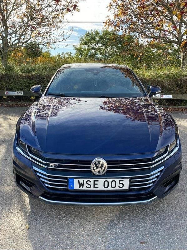 Blå Begagnad 2018 VW Arteon Halvkombi | 280 000 kr (Bra pris) - Bild 1/4