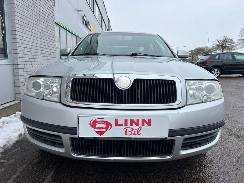 Begagnad Skoda Superb 150 HK (110 kW) 2006 Sedan