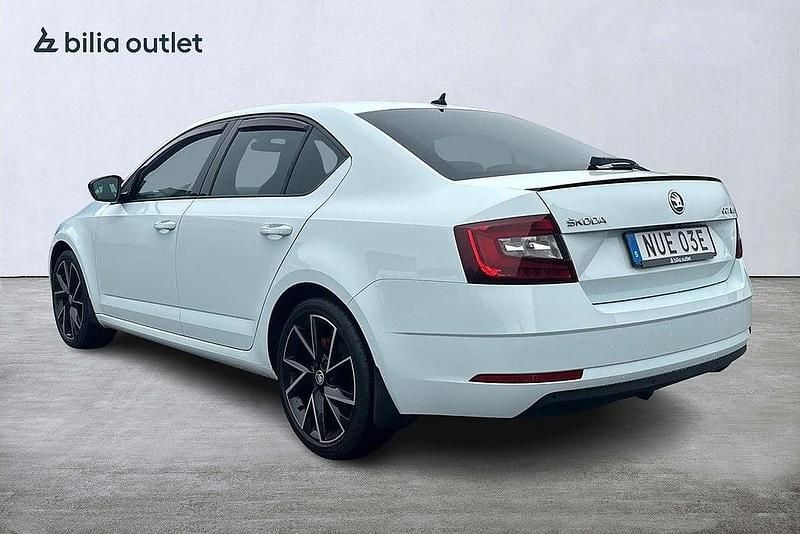 Begagnad Skoda Octavia Style 150 HK (110 kW) 2019 Vit Halvkombi