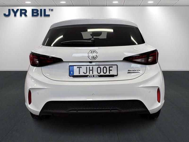 Begagnad MG MG3 Luxury 194 HK (142 kW) 2024 Vit Halvkombi