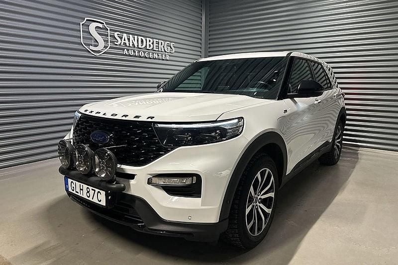 Vit Begagnad 2022 Ford Explorer ST-Line SUV | 489 500 kr (Bra pris) - Bild 1/4