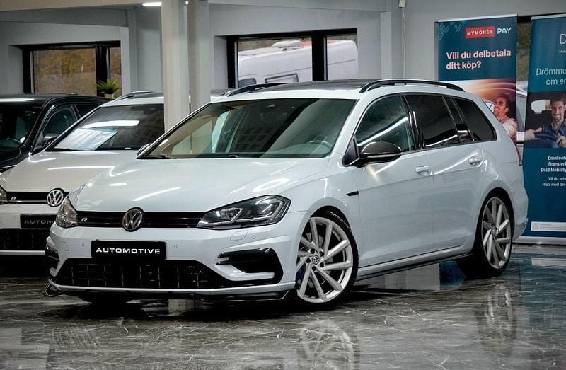 Silver Begagnad 2017 VW Golf VII R Kombi | 249 900 kr (Dyr) - Bild 1/4