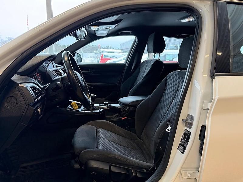 Begagnad BMW 116 M Sport 116 HK (85 kW) 2015 Vit Halvkombi