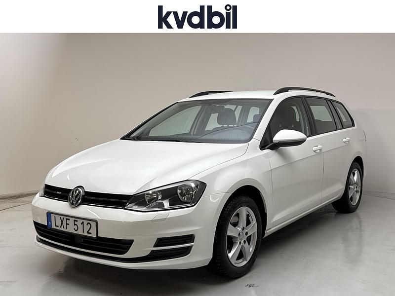 Vit Begagnad 2016 VW Golf VII | 127 800 kr - Bild 1/3