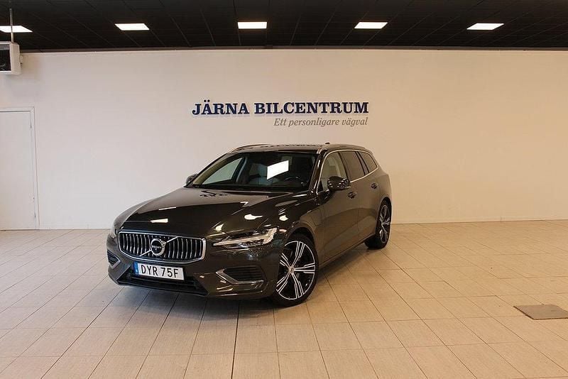 Mörkgrå Begagnad 2020 Volvo V60 Inscription Kombi | 289 900 kr (Bra pris) - Bild 1/4
