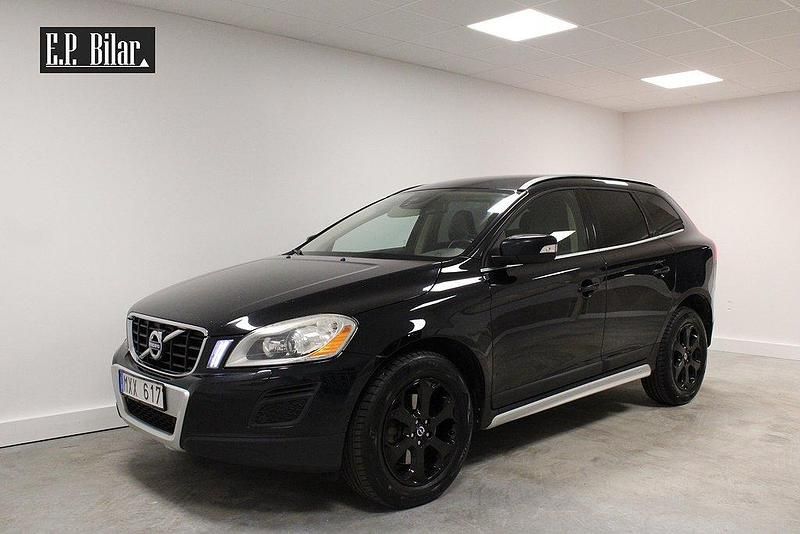Svart Begagnad 2013 Volvo XC60 Momentum SUV | 119 800 kr (Bra pris) - Bild 1/4