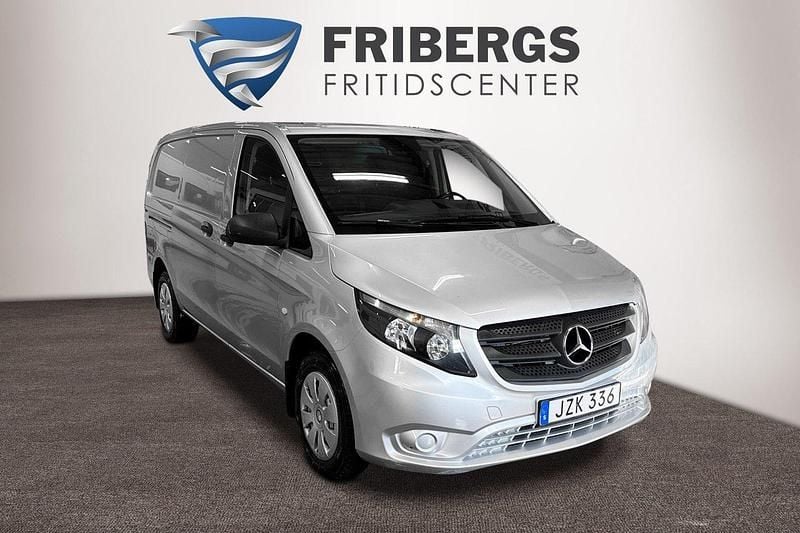 Silver Begagnad 2018 Mercedes Vito Minibuss | 225 000 kr (Bra pris) - Bild 1/4