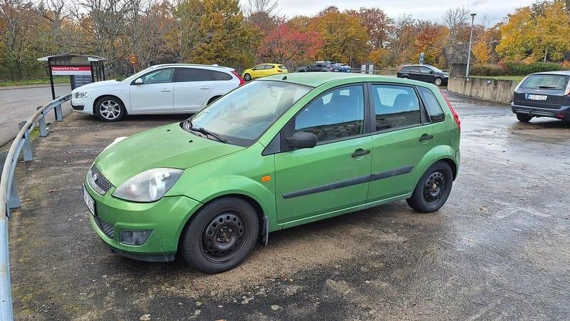 Begagnad 2006 Ford Fiesta Halvkombi | 12 000 kr (Marknadspris) - Bild 1/4