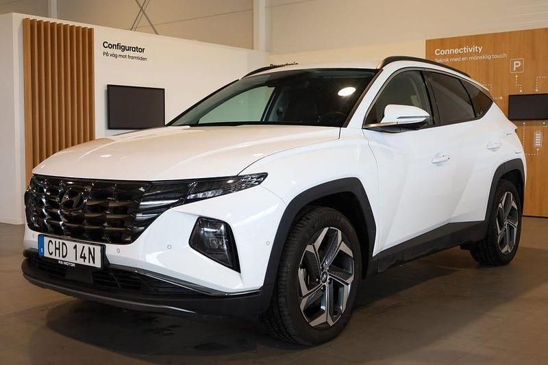 Vit Begagnad 2022 Hyundai Tucson Advanced SUV | 299 800 kr (Marknadspris) - Bild 1/3