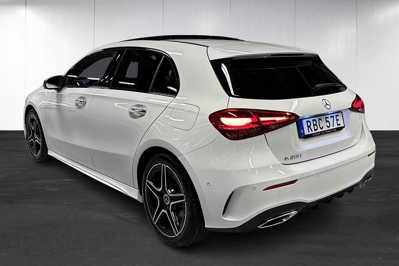 Begagnad Mercedes A200 Advanced Plus 163 HK (119 kW) 2023 Vit Halvkombi