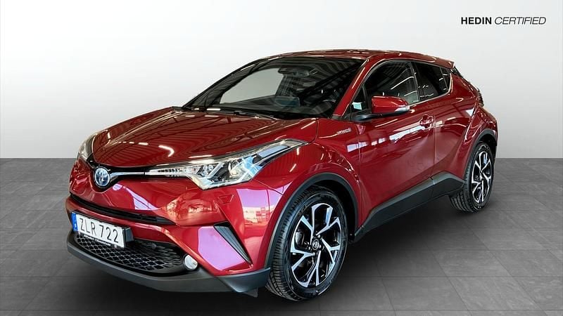 Röd (red) Begagnad 2018 Toyota C-HR+ SUV | 190 000 kr (Marknadspris) - Bild 1/4