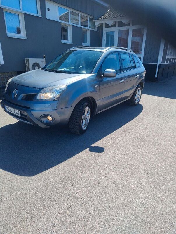Grå Begagnad 2008 Renault Koleos SUV | 33 900 kr - Bild 1/4
