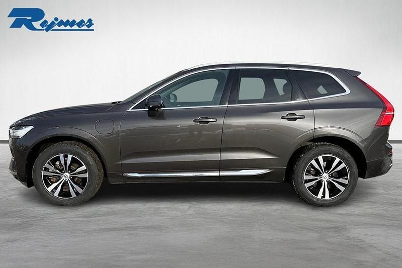 Begagnad Volvo XC60 Core 253 HK (186 kW) 2022 Grå SUV