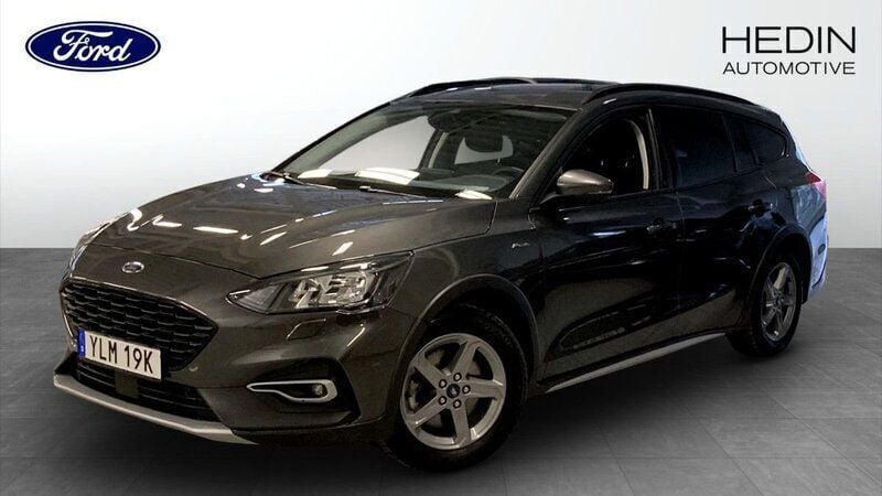 Grå (grey) Begagnad 2021 Ford Focus Active Kombi | 209 900 kr (Marknadspris) - Bild 1/4