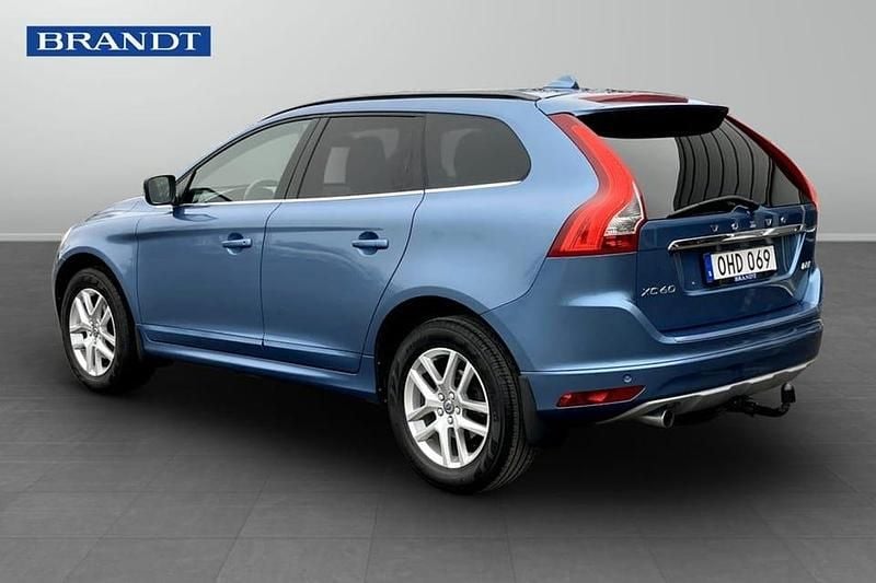 Begagnad Volvo XC60 Momentum 151 HK (111 kW) 2017 Blå SUV