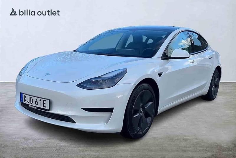 Vit Begagnad 2022 Tesla Model 3 Standard Range Sedan | 294 900 kr (Marknadspris) - Bild 1/1