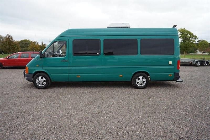Begagnad VW LT 102 HK (75 kW) 1998 Grön Kombi