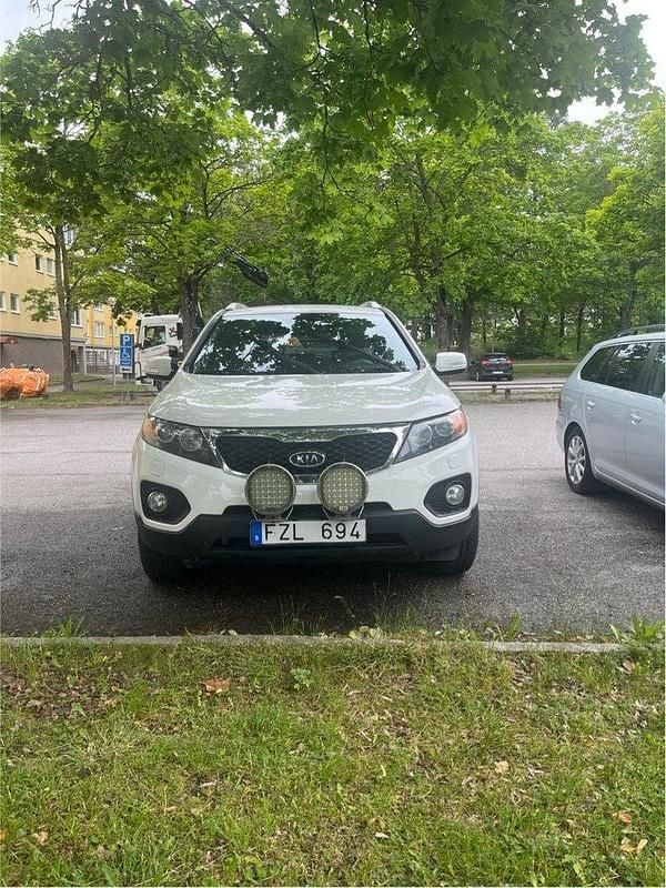Vit Begagnad 2011 Kia Sorento EX SUV | 75 000 kr (Marknadspris) - Bild 1/4