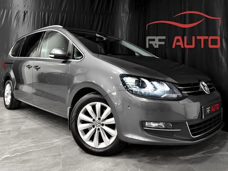 Grå Begagnad 2012 VW Sharan Minibuss | 139 900 kr (Marknadspris) - Bild 1/4