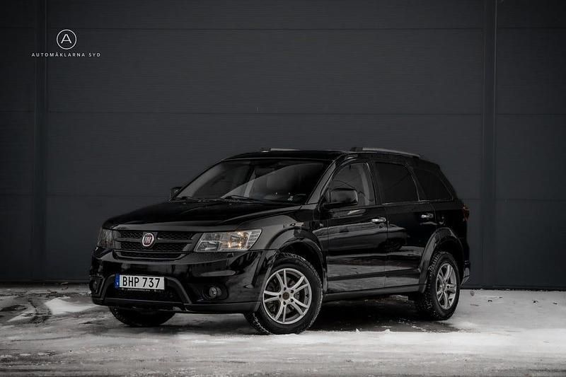 Svart Begagnad 2014 Fiat Freemont SUV | 89 900 kr (Marknadspris) - Bild 1/4