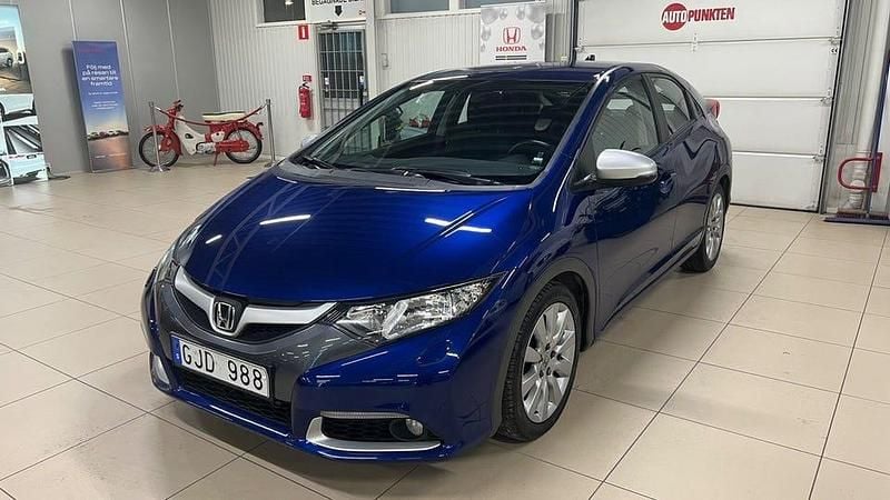 Blå Begagnad 2012 Honda Civic Sport Halvkombi | 99 900 kr (Marknadspris) - Bild 1/4