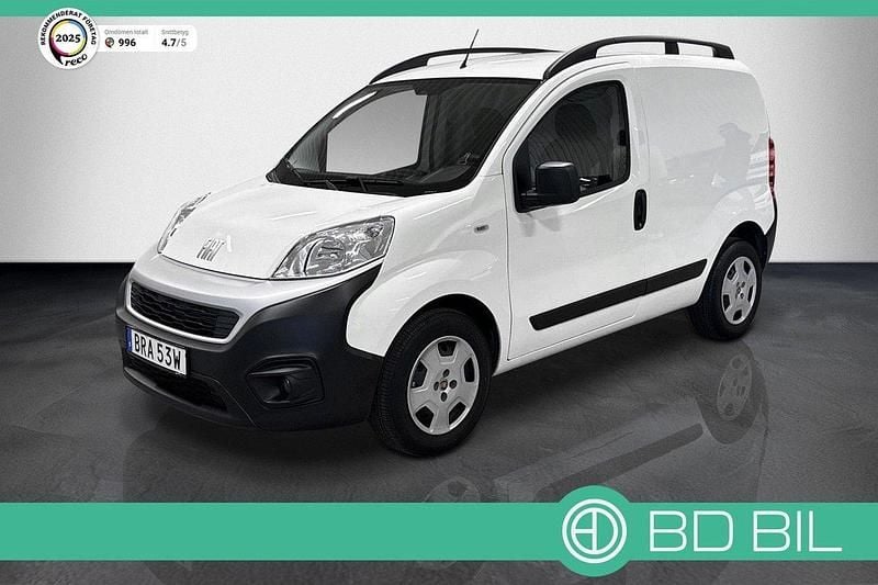 Vit Begagnad 2024 Fiat Fiorino Minibuss | 169 900 kr - Bild 1/3