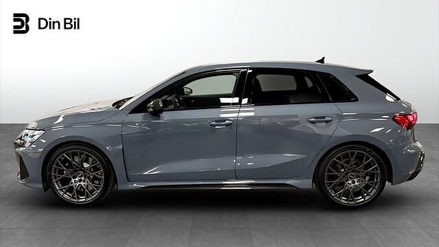 Begagnad Audi RS3 Sportback Sport 406 HK (298 kW) 2024 Grå Halvkombi