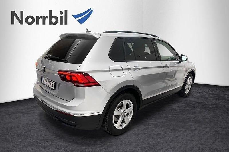 Begagnad VW Tiguan 150 HK (110 kW) 2020 Silver SUV