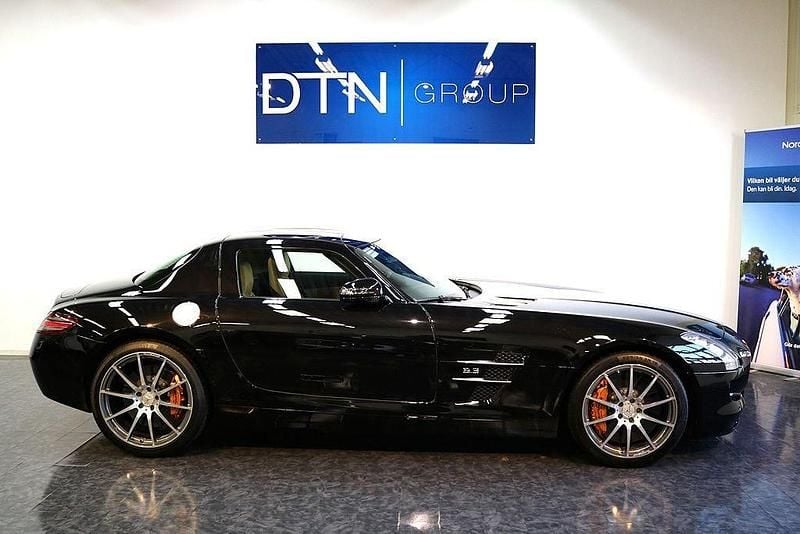 Begagnad 2011 Mercedes SLS AMG AMG Sportkupé | 2 999 000 kr - Bild 1/4