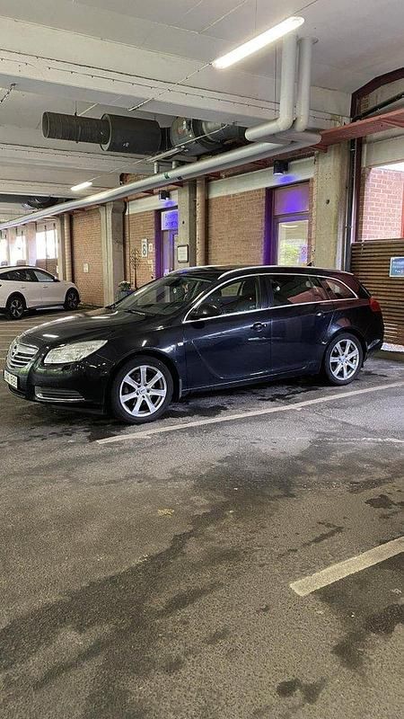 Svart Begagnad 2009 Opel Insignia Edition Kombi | 40 000 kr (Dyr) - Bild 1/1