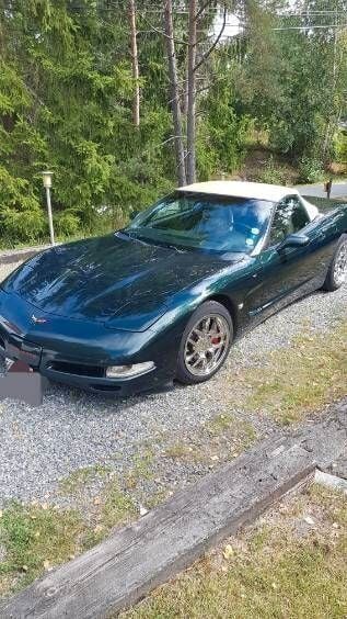 Mörkgrön (grön) Begagnad 2001 Chevrolet Corvette C5 Cab | 249 000 kr - Bild 1/4