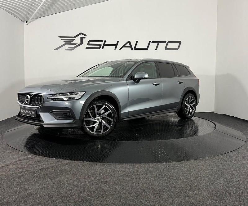 Begagnad Volvo V60 CC Momentum 200 HK (147 kW) 2019 Grå Kombi