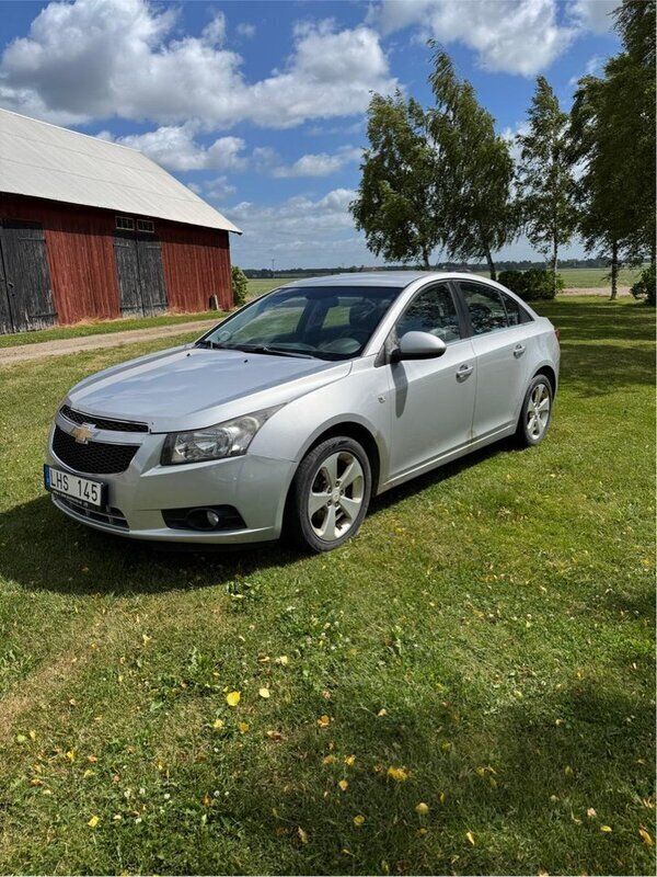 Grå Begagnad 2010 Chevrolet Cruze Sedan | 29 000 kr - Bild 1/4