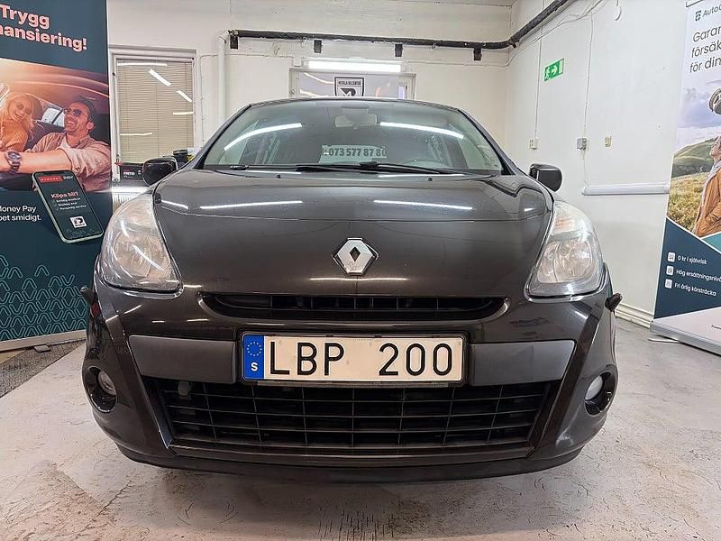 Begagnad Renault Clio R.S. 75 HK (55 kW) 2010 Svart Halvkombi