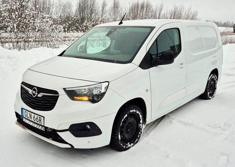 Vit Begagnad 2022 Opel Combo | 50 000 kr - Bild 1/4