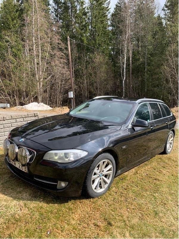 Svart Begagnad 2013 BMW 525 Kombi | 50 000 kr - Bild 1/4