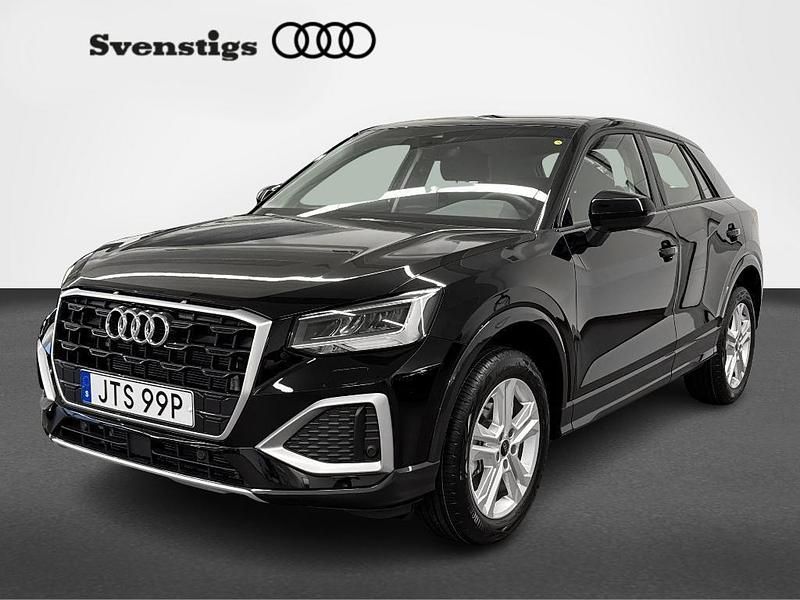 Svart Ny 2026 Audi Q2 Advanced SUV | 357 000 kr - Bild 1/4