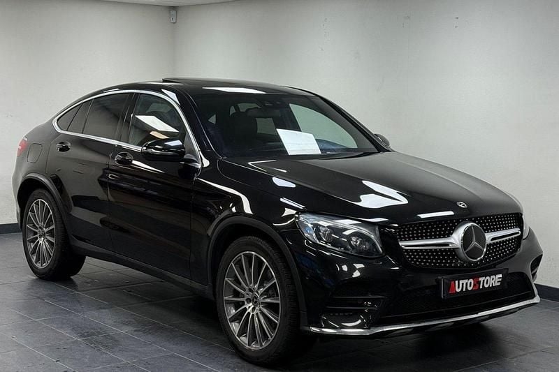 Svart Begagnad 2018 Mercedes GLC250 AMG Sportkupé | 349 900 kr (Bra pris) - Bild 1/4